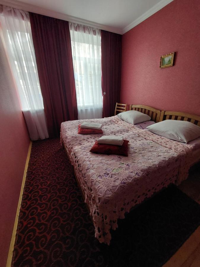 Guest House Lela Rezo Kazbegi Esterno foto