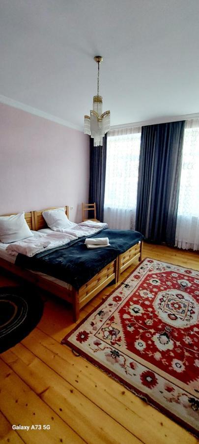 Guest House Lela Rezo Kazbegi Esterno foto