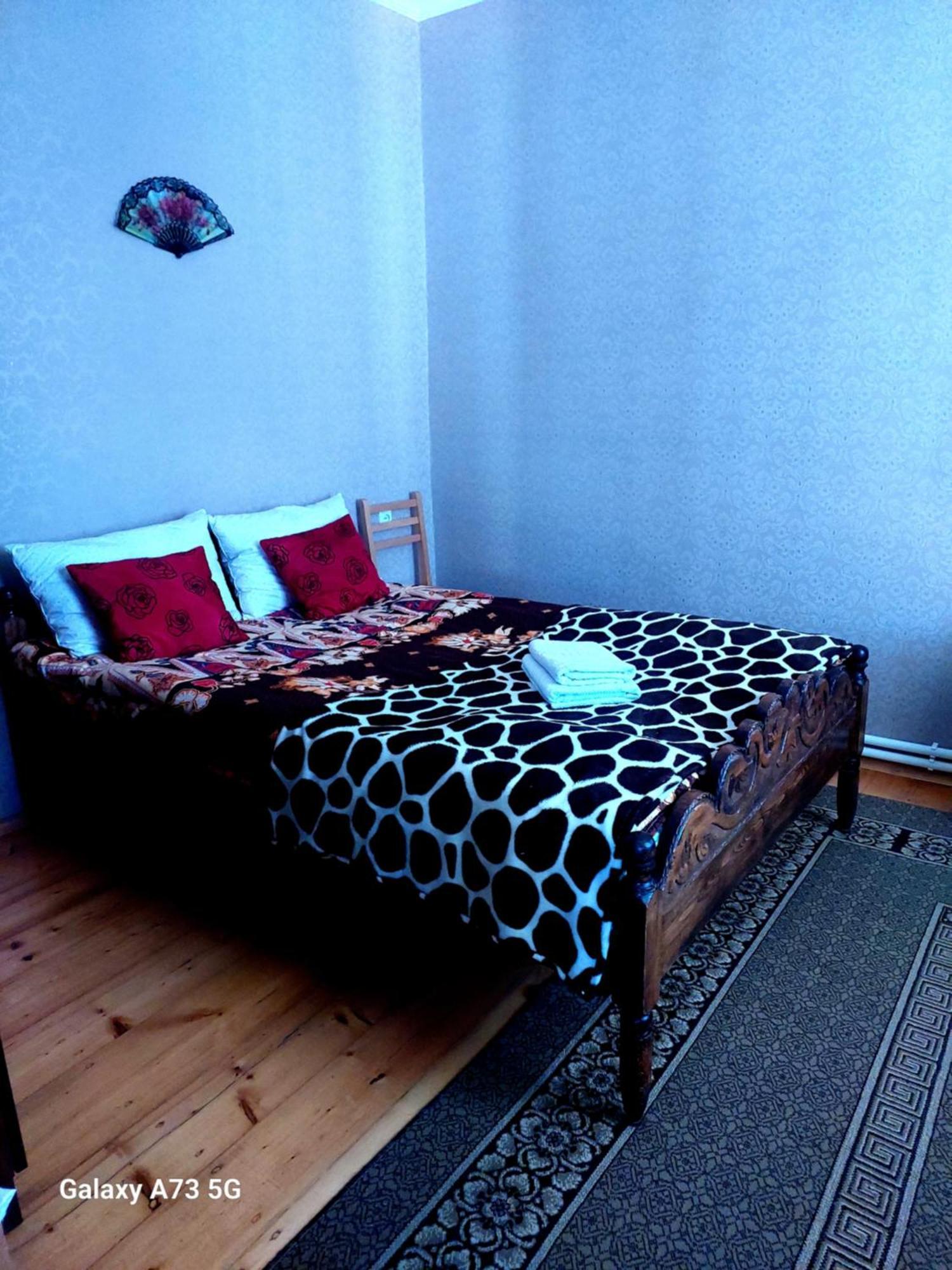 Guest House Lela Rezo Kazbegi Esterno foto