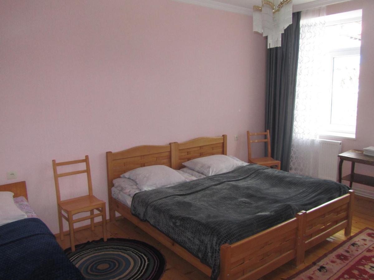 Guest House Lela Rezo Kazbegi Esterno foto